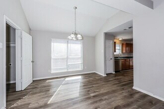 1401 Misty Dr in Midlothian, TX - Foto de edificio - Building Photo