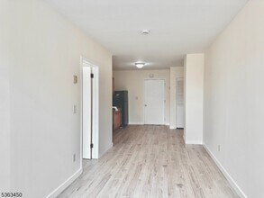 39 Glenridge Ave in Montclair, NJ - Building Photo - Building Photo