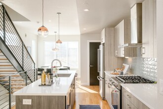 1822 Grove St in Denver, CO - Building Photo - Building Photo