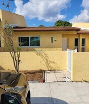 19435 NW 53rd Ct in Miami Gardens, FL - Building Photo