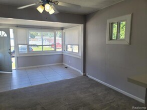 279 Madison Ave in Clawson, MI - Building Photo - Building Photo