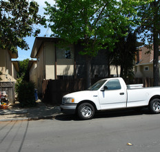 710 N Claremont St in San Mateo, CA - Building Photo - Building Photo