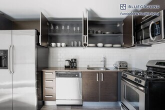 4133 Redwood Ave in Los Angeles, CA - Building Photo - Building Photo