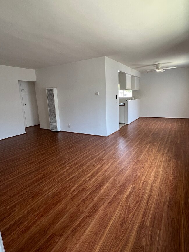 319 Mariposa Ave, Unit D