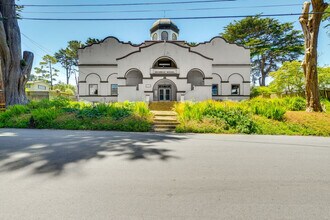 494 6th St in Montara, CA - Building Photo - Building Photo