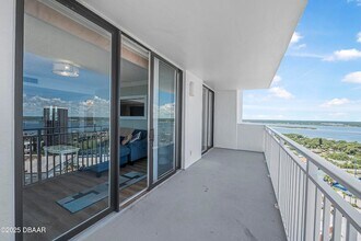 3047 S Atlantic Ave, Unit 1806 in Daytona Beach Shores, FL - Foto de edificio - Building Photo