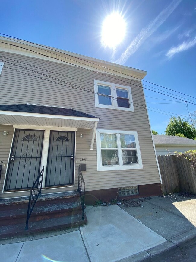 3303 W 23rd Pl