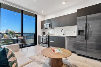 398 NE 5th St, Unit SI ID1340730P in Miami, FL - Foto de edificio - Building Photo