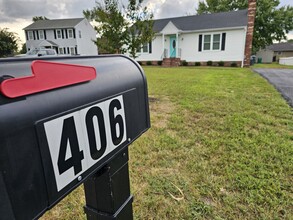 406 Renee Ct in Highland Springs, VA - Building Photo - Building Photo