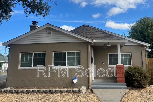 property at 1433 Arcade Blvd