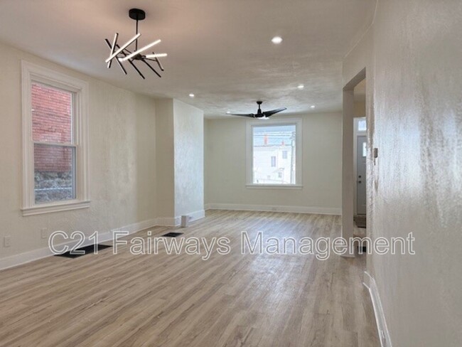 608 Boggs Ave in Pittsburgh, PA - Building Photo - Building Photo