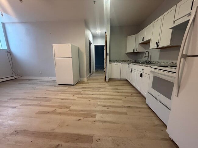 41-43 Central St in Haverhill, NH - Foto de edificio - Building Photo