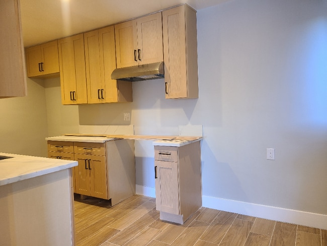 14921 Vanowen St in Los Angeles, CA - Building Photo - Building Photo