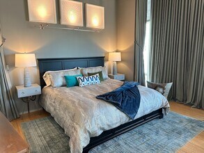 700 12th Ave S, Unit 905 in Nashville, TN - Foto de edificio - Building Photo