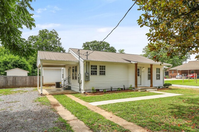 122 Chestnut Rd in New Hope, AL - Foto de edificio - Building Photo