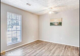 5883 Poplin Ct in Lithonia, GA - Building Photo - Building Photo