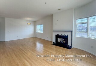 127-133 Flores St in Los Angeles, CA - Foto de edificio - Building Photo