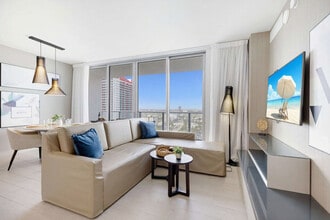 4010 S Ocean Dr in Hollywood, FL - Building Photo - Building Photo