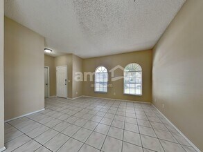 451 Sand Ridge Dr in Valrico, FL - Building Photo - Building Photo