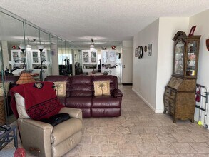 4505 S Ocean Blvd in Highland Beach, FL - Foto de edificio - Building Photo