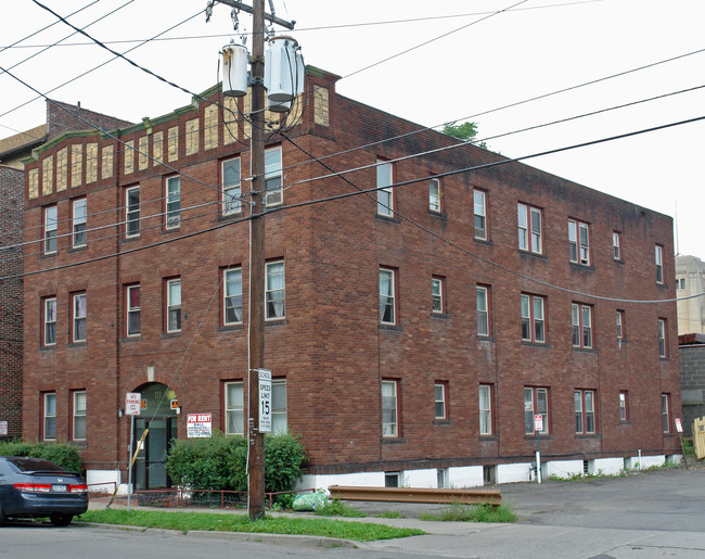 Oak Street Apartments