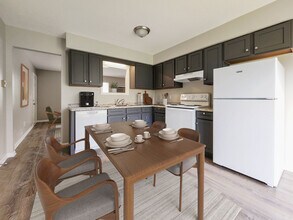 820 Oakview Dr in Delta, OH - Building Photo - Building Photo