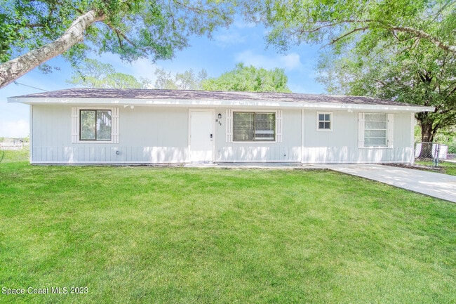 property at 811 Airport Ave SE