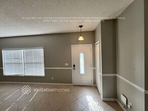 1385 SE Proctor Ln, Unit 01-110 in Port St. Lucie, FL - Foto de edificio - Building Photo