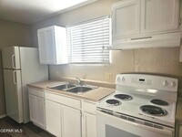 11054 Sunshine Ct in El Paso, TX - Building Photo - Building Photo