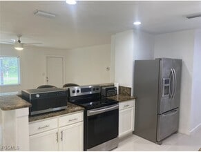 5237 Warren St in Naples, FL - Building Photo - Building Photo