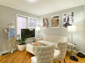 1708 W Wallen Ave, Unit J03P in Chicago, IL - Building Photo