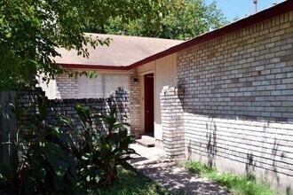 1801 Mearns Meadow Blvd in Austin, TX - Building Photo - Building Photo