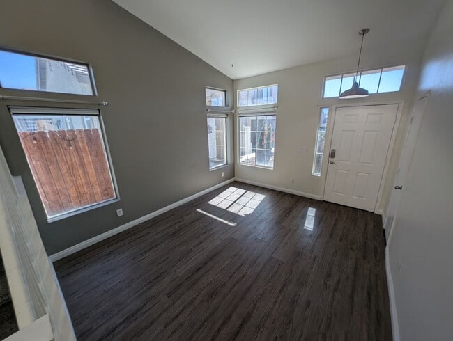 4622 English Lavender Ave in North Las Vegas, NV - Building Photo - Building Photo