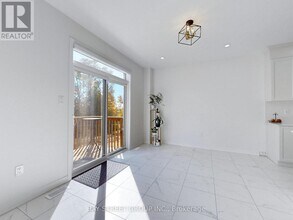 57 Big Canoe Dr in Georgina, ON - Building Photo - Building Photo