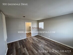 900 Greendale Dr in North Little Rock, AR - Building Photo - Building Photo