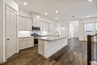 4412 Meadow Hawk Dr in Arlington, TX - Building Photo - Building Photo