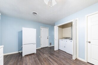 804 Pottawatomie Ave in Manhattan, KS - Building Photo - Building Photo