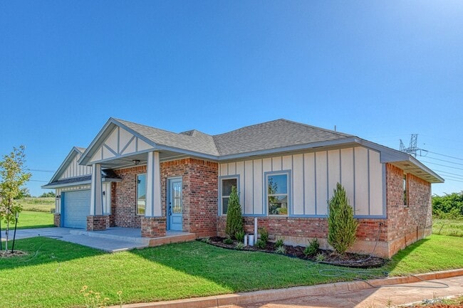 1433 E State Hwy 152 in Mustang, OK - Building Photo - Building Photo