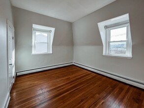 277 Everett St, Unit 2 in Boston, MA - Building Photo - Building Photo