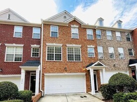 4668 Creekside Villas Way in Smyrna, GA - Building Photo