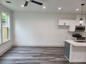 4618 Davenport St in Houston, TX - Building Photo - Building Photo