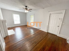 108 Mulberry St in Greenville, SC - Foto de edificio - Building Photo