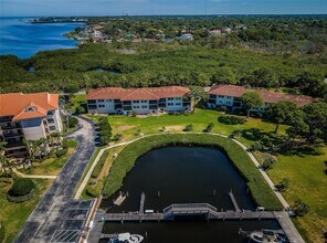 1805 Mariner Dr in Tarpon Springs, FL - Building Photo - Building Photo