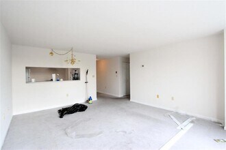 155 Beacon St, Unit 2 in Somerville, MA - Foto de edificio - Building Photo