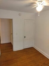 124 N Main St, Unit 2-Bedroom in Hedrick, IA - Foto de edificio - Building Photo