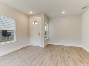 16011 Babcock Rd in San Antonio, TX - Building Photo - Building Photo