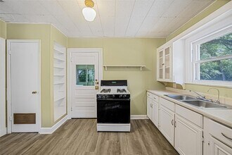 3100 King St in Austin, TX - Building Photo - Building Photo