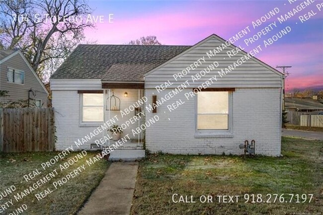 property at 704 S Toledo Ave