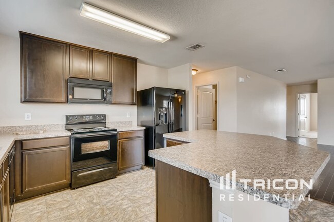 324 Broken Bow in Krum, TX - Building Photo - Building Photo