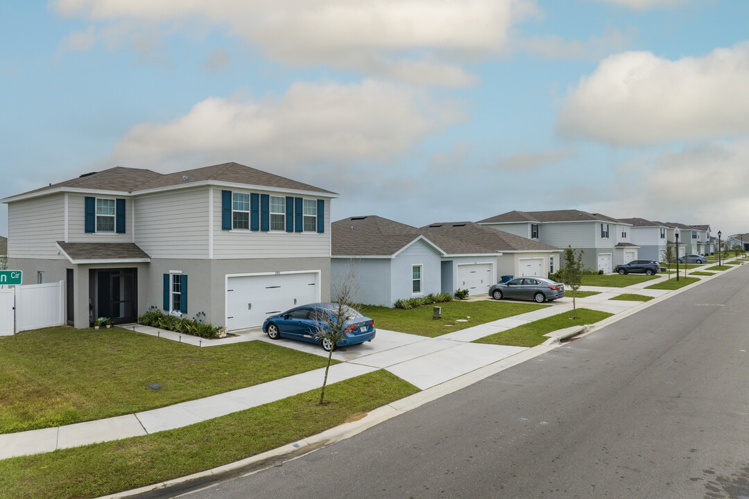 Gracelyn Grove in Haines City, FL - Foto de edificio